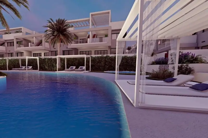 Bungalow en Torrevieja zona exclusiva 2 habitaciones Solarium 86m2