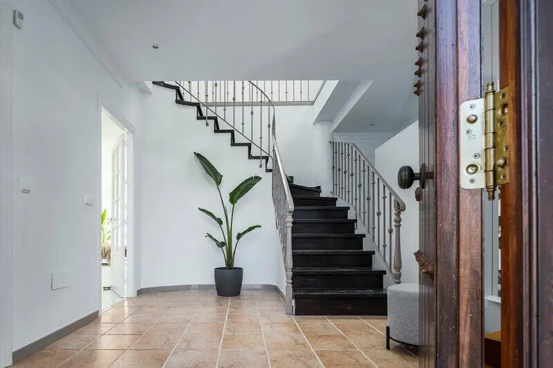 Villa 5 Dormitorios Nueva Andalucia Reformada
