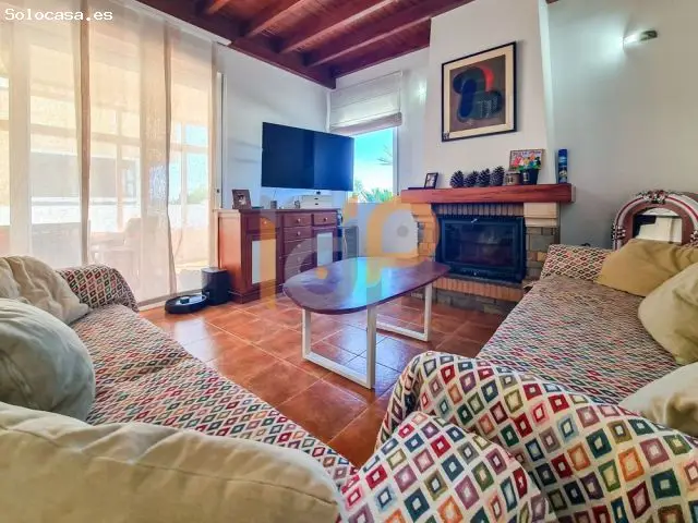 Casa en Venta en Huércal-Overa con Parcela y Jardín