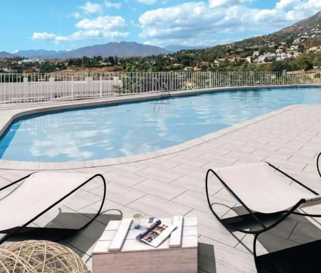 Apartamento 2 Dormitorios Costa del Sol Lujo Piscina Parking