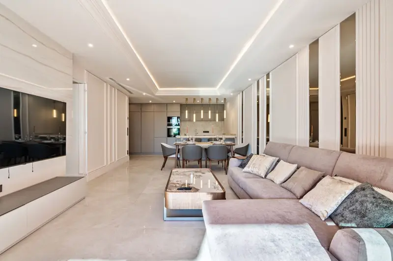 Apartamento en Venta en Guadalmansa Estepona Malaga Primera Linea de Playa