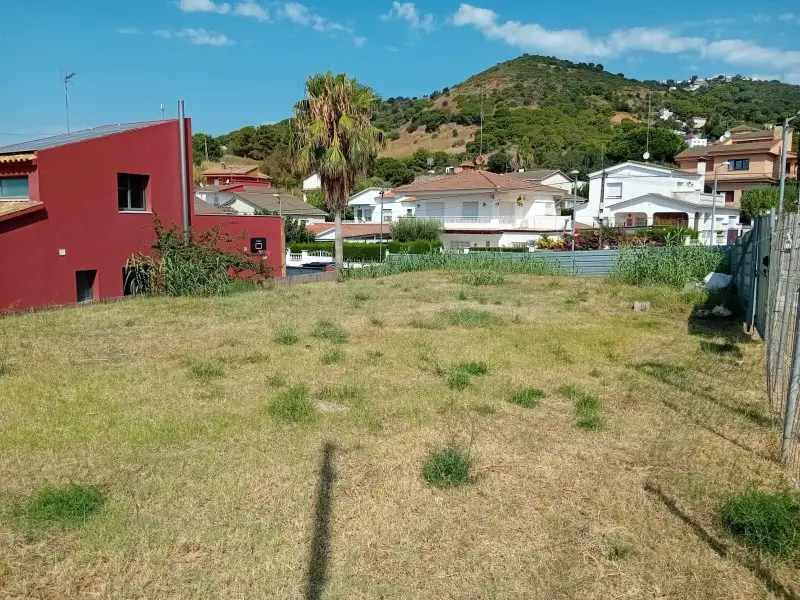 Venta Solar Can Feliu de Merola Ref T1882