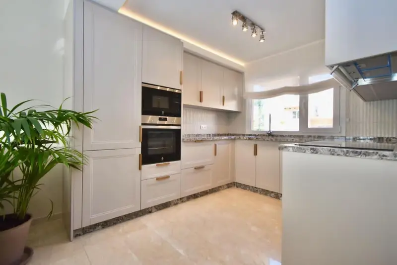 Casa en Alquiler Nueva Andalucia 4 Dormitorios 3 Baños