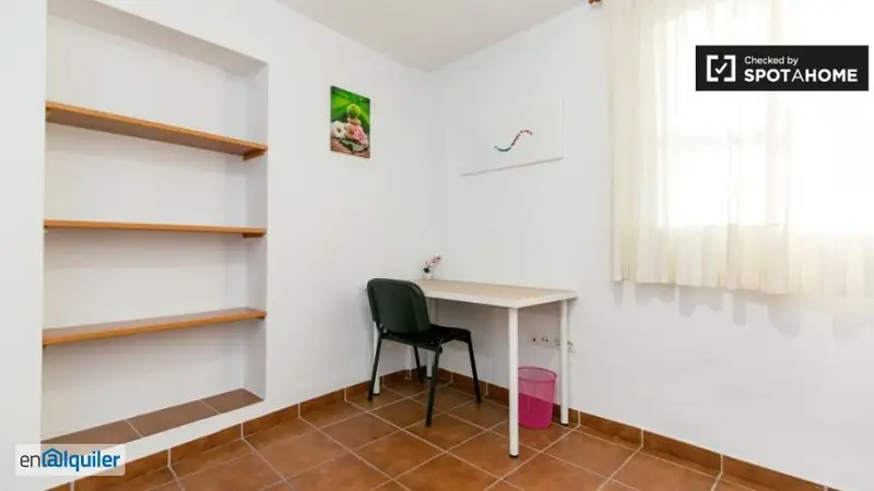 Habitacion comoda con escritorio Apartamento 3 dormitorios San Ildefonso