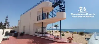 Villa de Lujo Frente al Mar en Pozo del Esparto