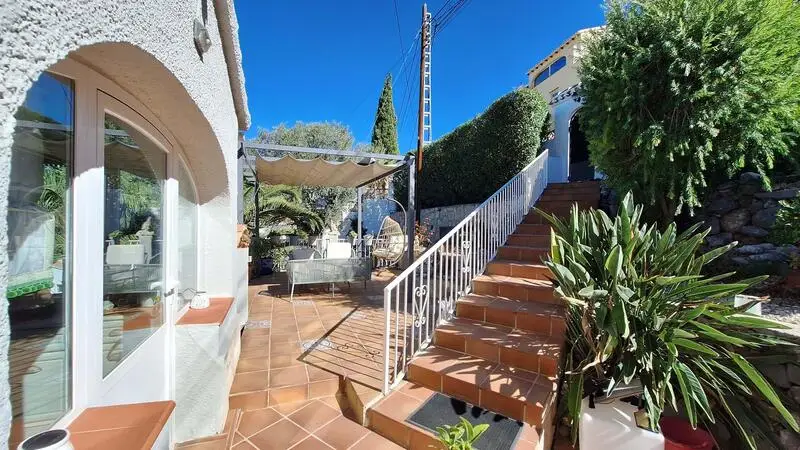 Villa en Orba con Vistas al Mar Piscina y Jardín