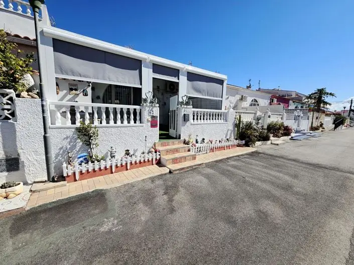 2 Bed Bungalow for sale