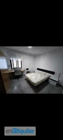 Piso estudiantes 4 dormitorios 2 baños Salamanca