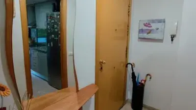 Piso en venta en La Girada 4 habitaciones 2 baños terraza y parking