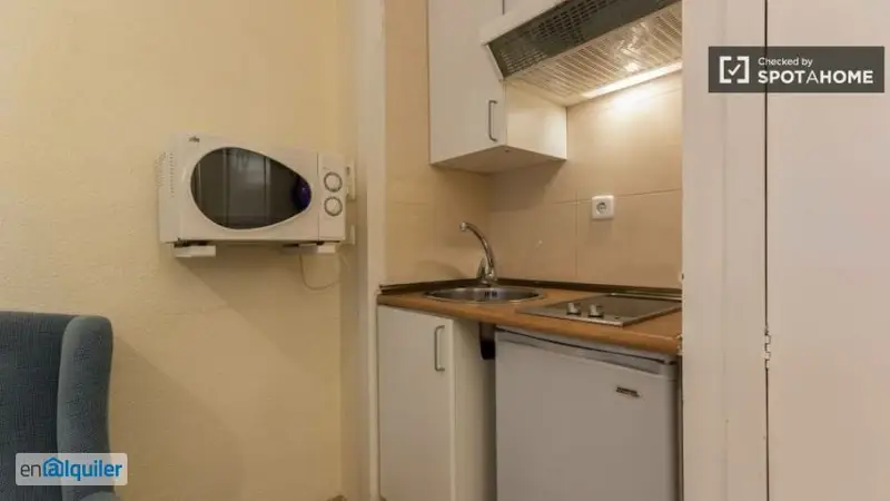 Estudio Salamanca: Tranquilo y Acogedor con Aire Acondicionado