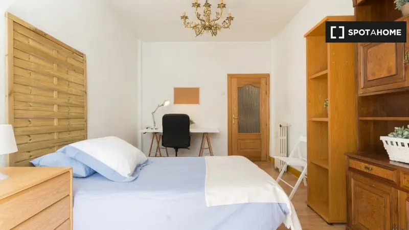 Apartamento 3 Dormitorios 1 Ba	no Madrid