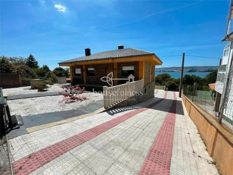 Chalet en Fene con Vistas a la Ria de Ferrol