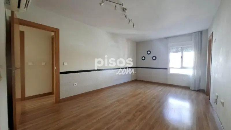 Piso en Venta en Cullar Vega Centro 3 Dormitorios Garaje Trastero