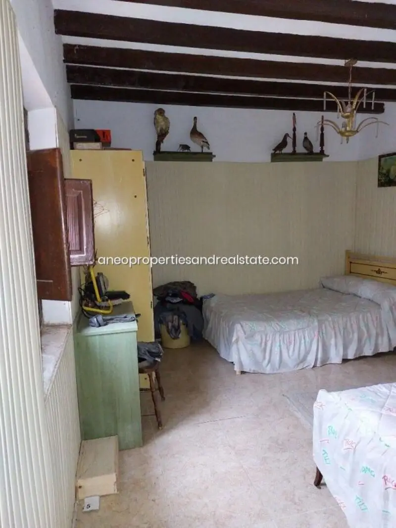 10 Cuarto Villa en Venta Monóvar