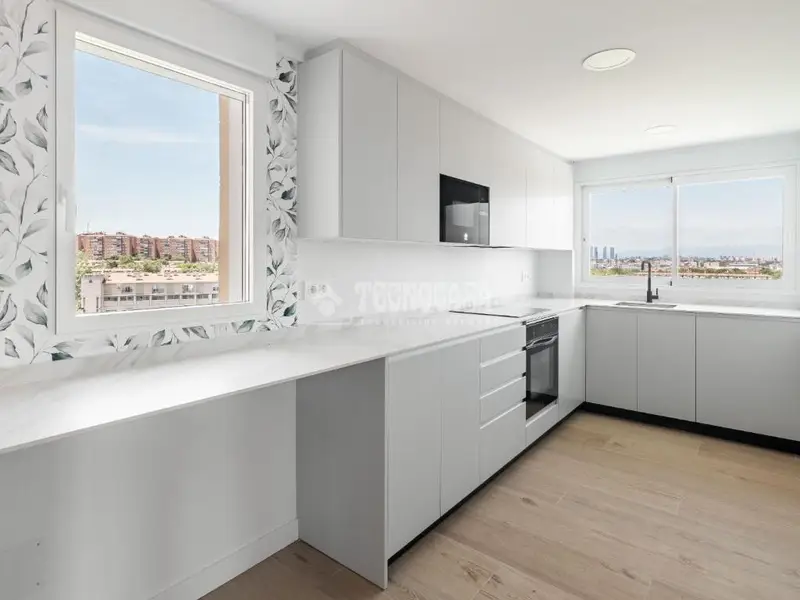 Espectacular Piso Reformado en San Blas 94m2
