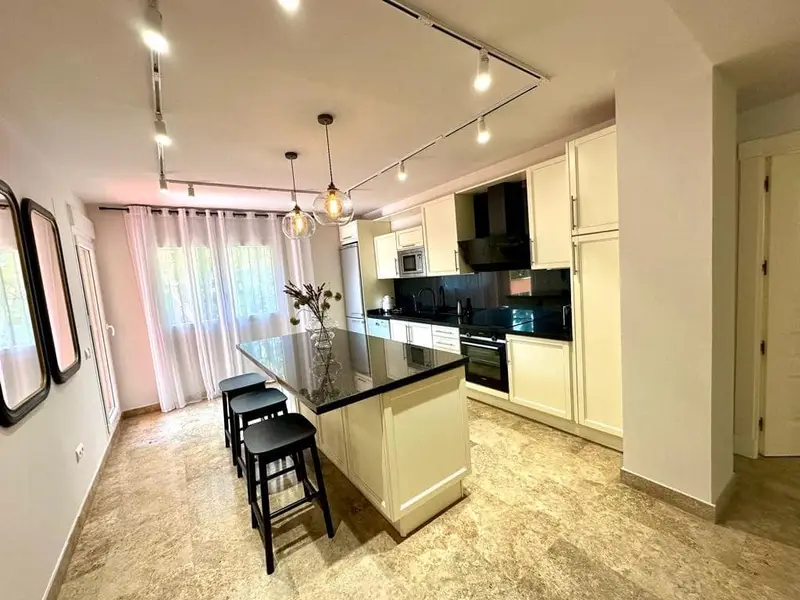 Apartamento de Lujo en Marbella 3 Dormitorios 3 Baños Terraza 50m2