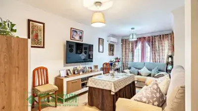 Casa en venta en Álora 3 plantas 2 sótanos