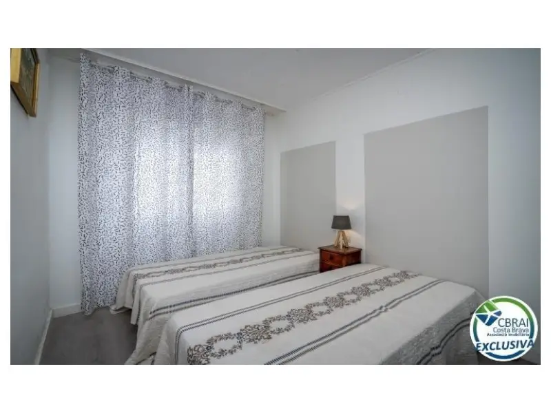 Apartamento en El Port con Terraza y 2 Dormitorios