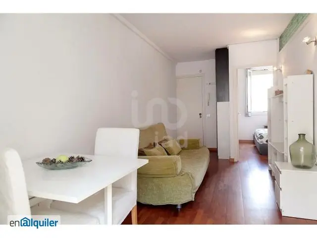 Alquiler Ático con Terraza y Vistas a la Sagrada Familia en Eixample
