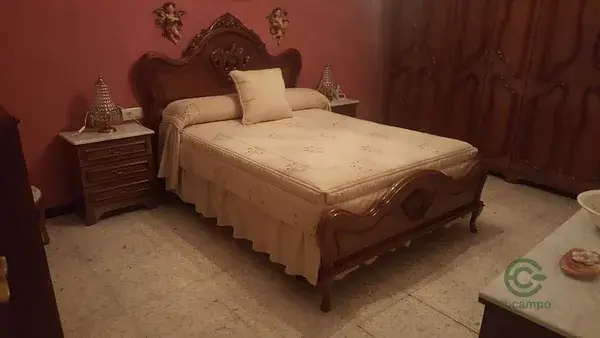 Casa en Jaen Quesada con Garaje y Acceso a Dos Calles