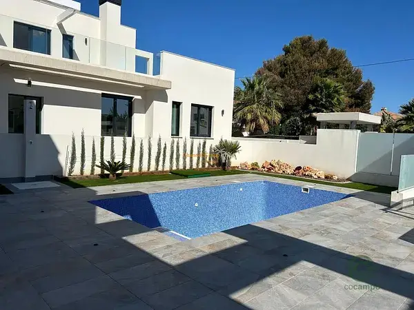 Villa de Lujo en Playa Muchavista Alicante