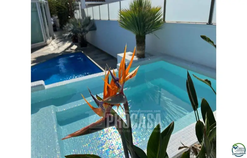 Chalet en Empuriabrava con piscina y amarre