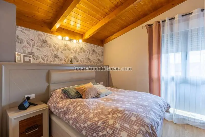 Chalet Adosado en Cigales: 3 Dorm, 2 Baños, Garaje y Patio