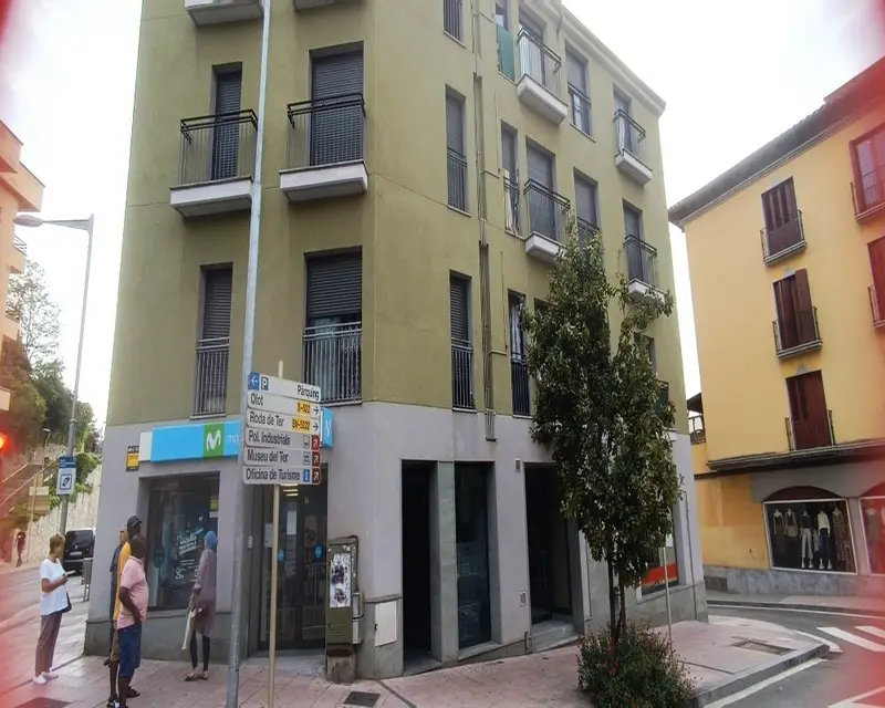 Garaje en Venta en Manlleu 19m2 Calle Cavalleria