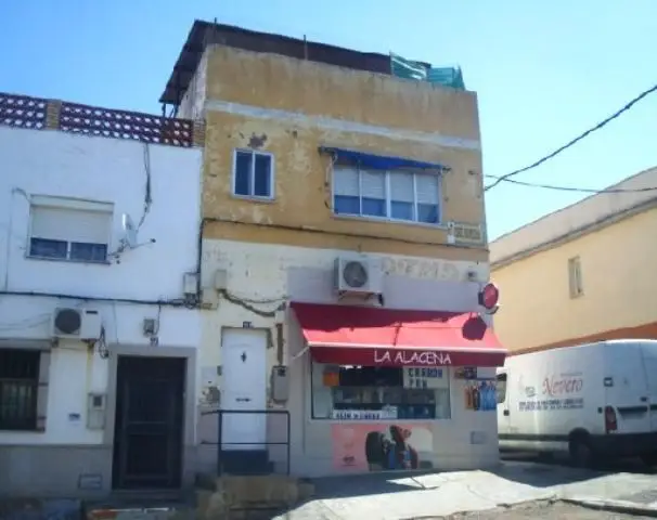 Local 120m2 Badajoz Carretera Corte Peleas