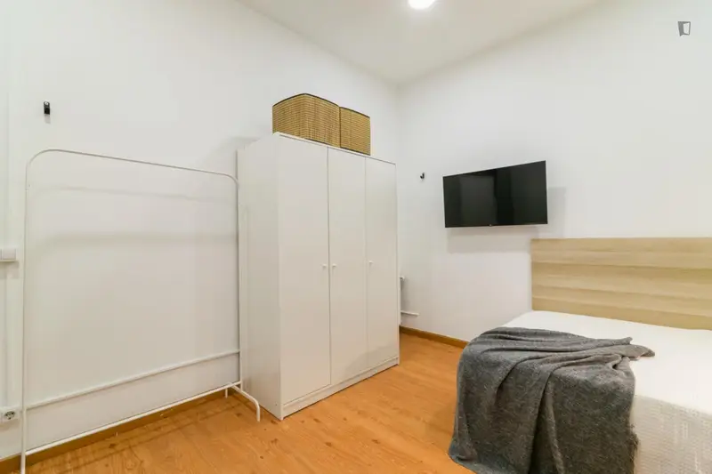 Habitación doble en un piso de 9 habitaciones
