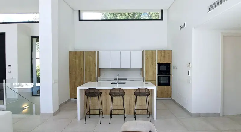 Casa-Villa de 5 Dormitorios alquiler Estepona, España