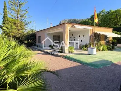 Casa de Campo en Aspe con Piscina y 1800m2 de Terreno