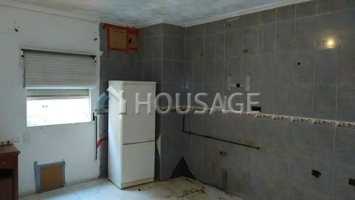 Piso en venta en Valencia 3 dormitorios 1 baño cerca de la playa