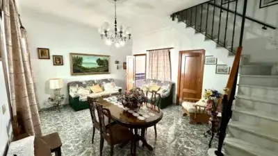 Casa Adosada en Sierra de Yeguas con Garaje y Patio