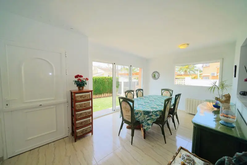 Chalet en Venta Els Poblets 4 Dormitorios 3 Baños Piscina Jardin