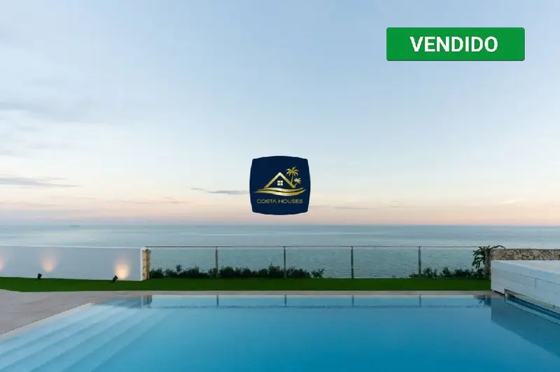 Villa de Lujo en Jávea con Vistas al Mar