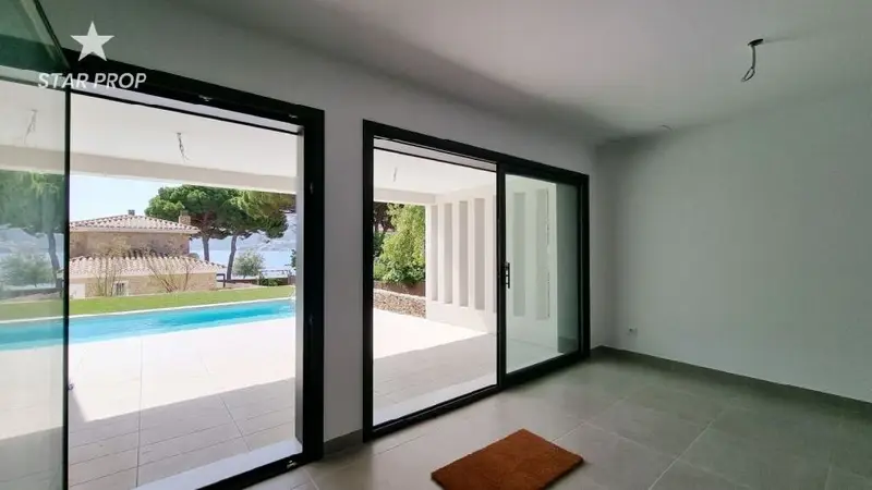Casa en Llançà con Vistas al Mar - 5 Habitaciones - Piscina - Jardín