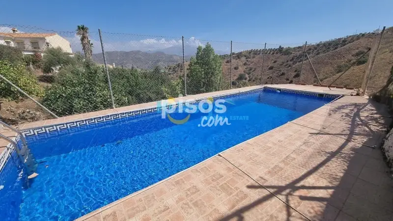 Casa en Venta en Cutar Amplia con Piscina y Vistas a la Montana