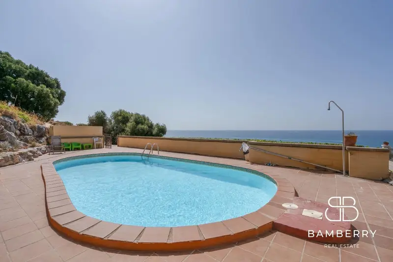 Piso en venta en Les Botigues de Sitges con vistas al mar
