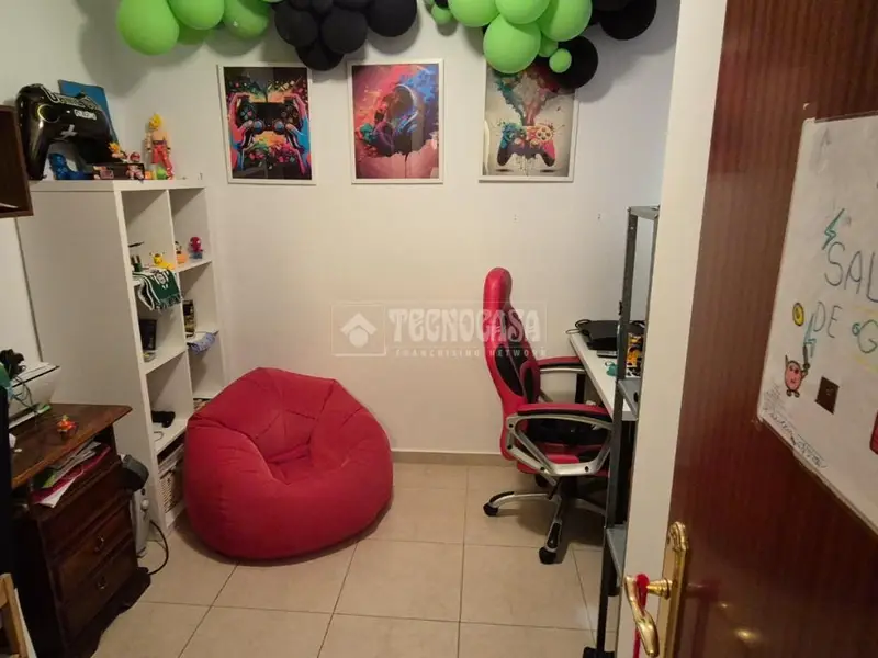 Piso en Venta Dos Hermanas 3 Dormitorios 2 Baños Garaje