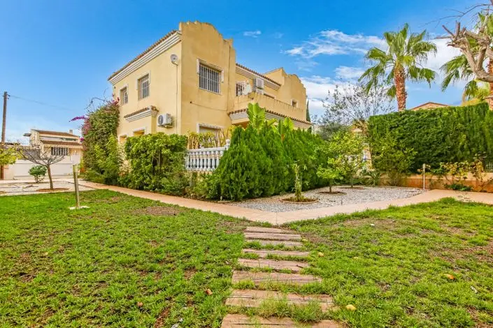 Apartamento en Venta 3 Dormitorios 2 Baños
