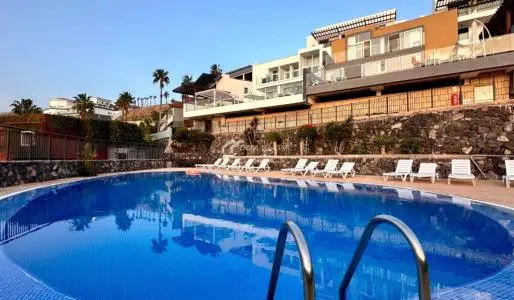 Casa Chalet en Venta Adeje - Villa Reformada con Vistas al Mar
