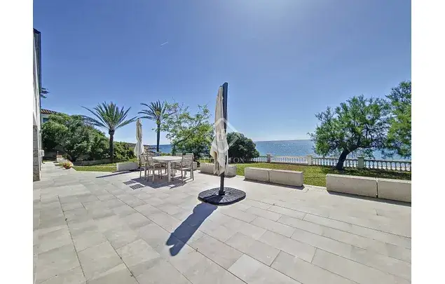 Casa en Vilanova i la Geltrú 5 dormitorios 306m²