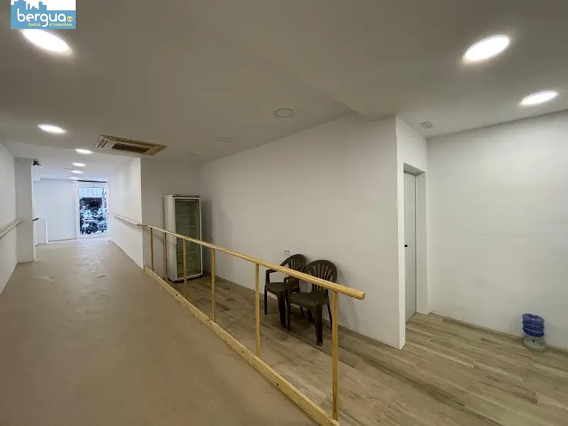 Local Comercial 260m² Eixample Barcelona Hospital Clínico