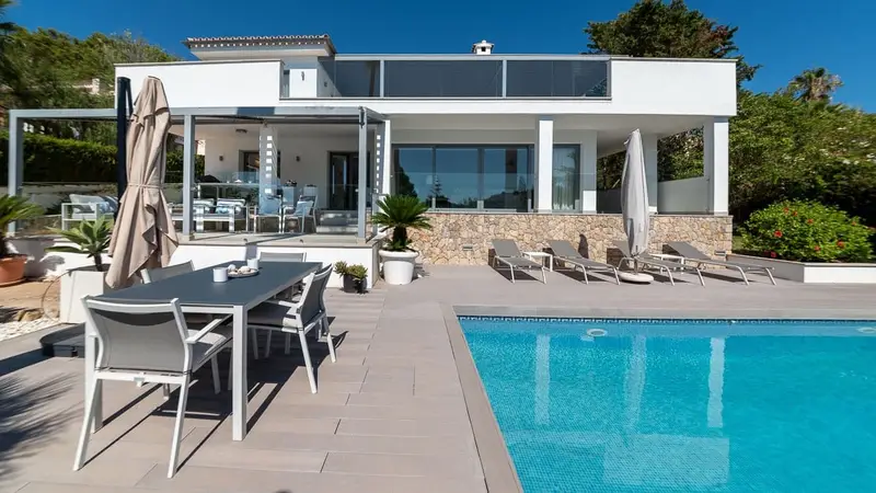 Chalet en Venta Santa Ponsa Mallorca 5 Dormitorios Piscina