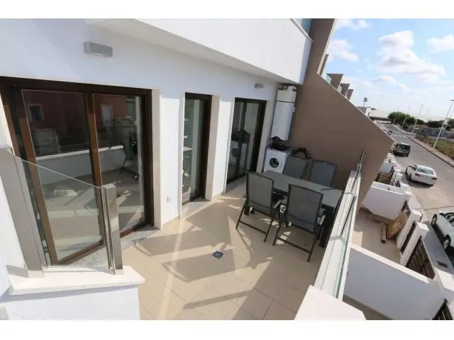 Apartamento en Pilar de la Horadada con Terraza y Piscina