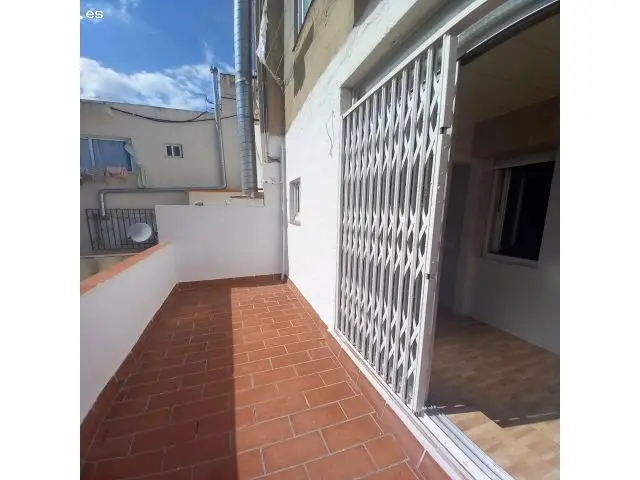 Piso Reformado con Terraza 70m2 3 Habitaciones