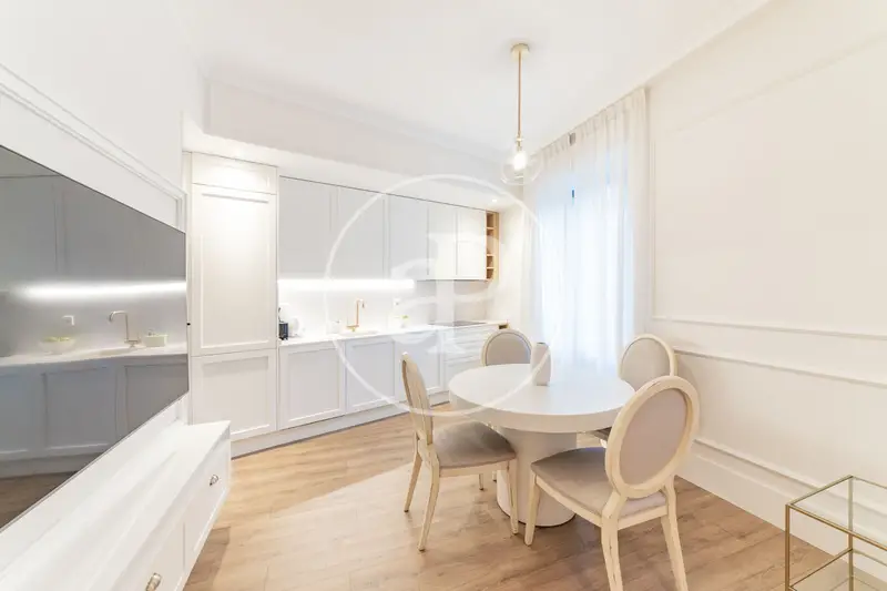 Piso Reformado 85m2 Almagro Alquiler Junio