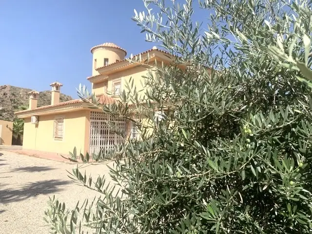 Villa de Lujo 4 Dormitorios en Venta Cariatiz Sorbas