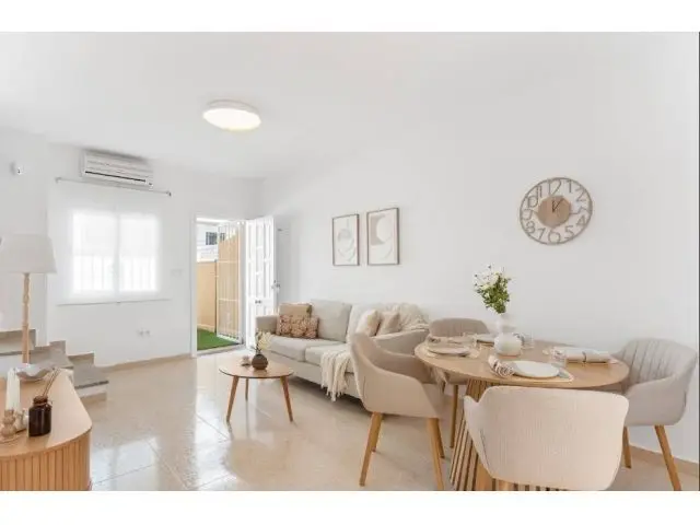 Chalet Adosado en Venta Las Filipinas Villamartin